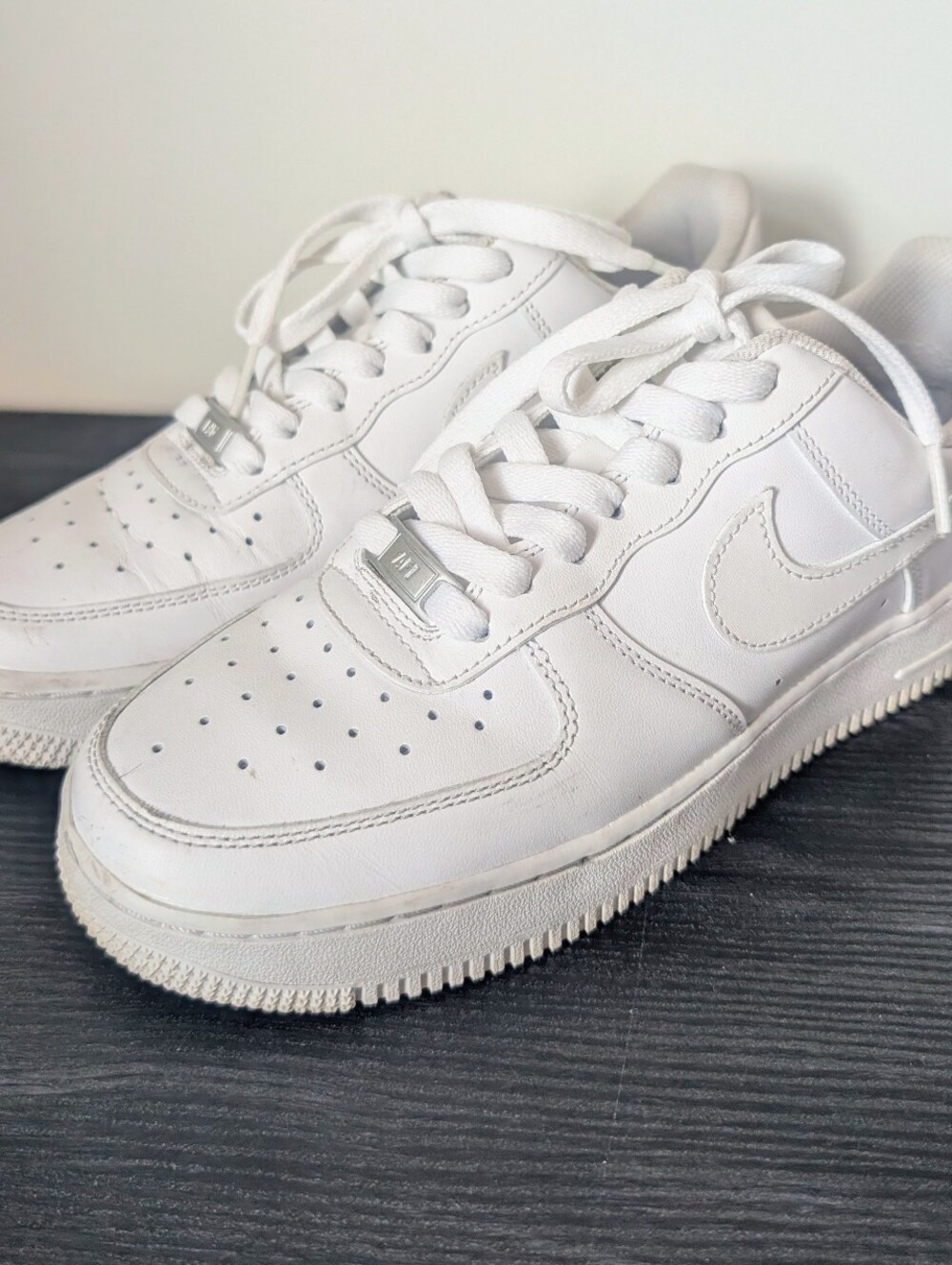 Nike Air Force 1 Low Triple White Womens Sz 8 DD8959-100 Shoes Sneakers 2022